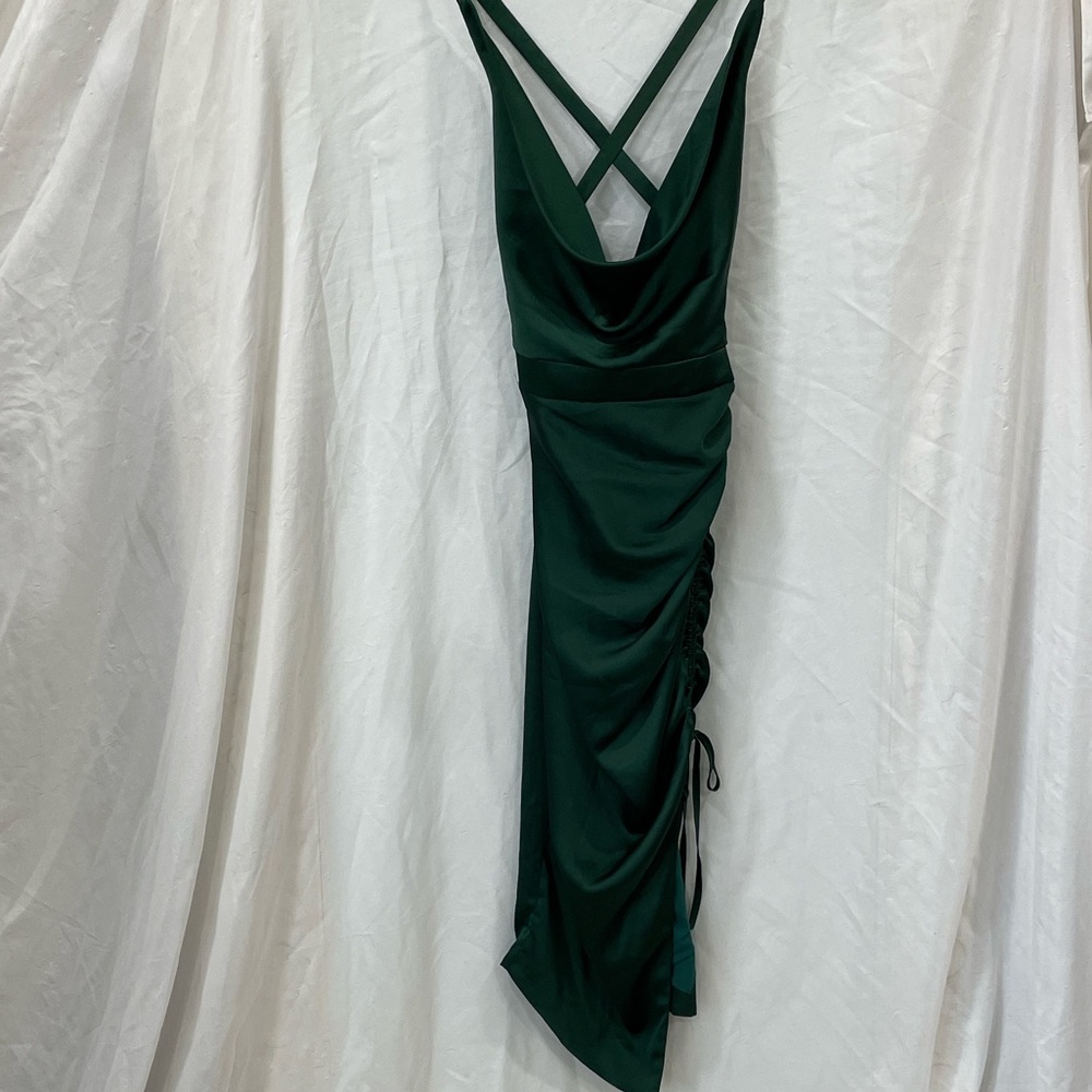 NWT Lavish Alice Dark Green Backless Dress - Picture 4 of 12